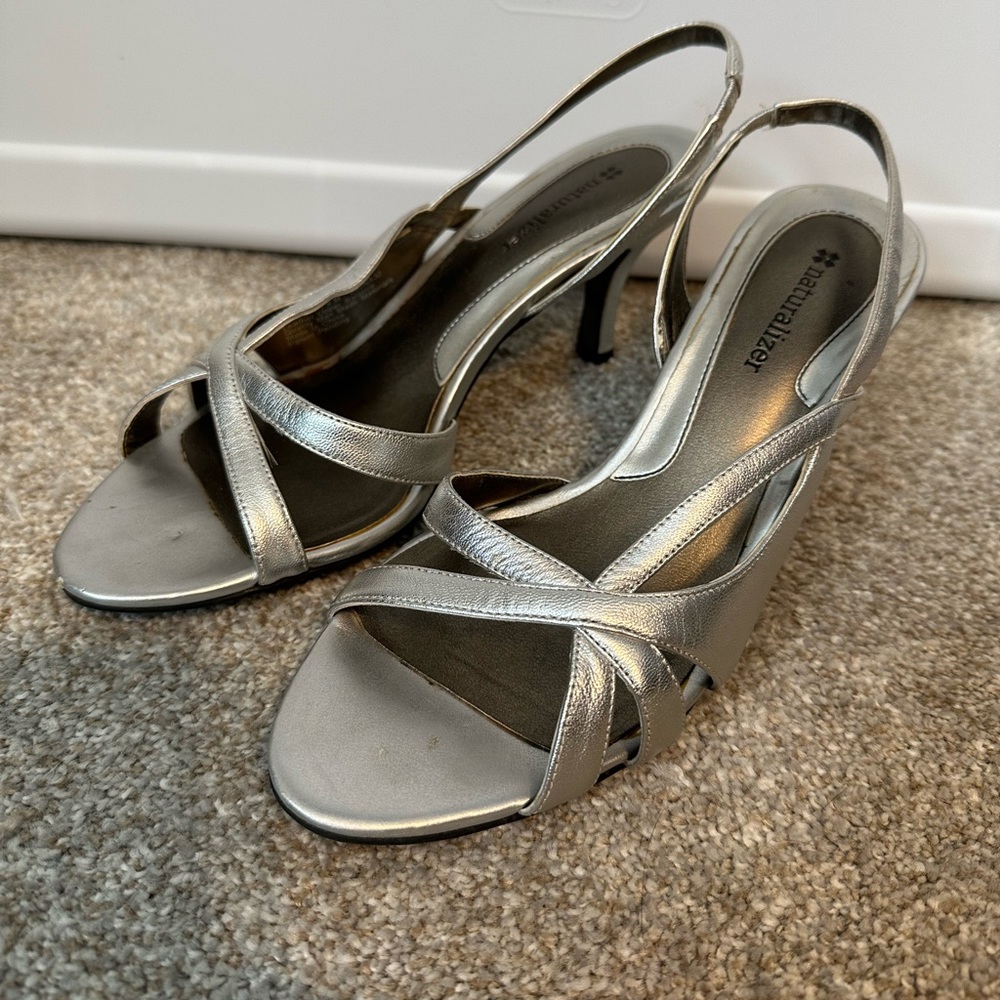 Naturalizer silver open toe strappy heel sandal